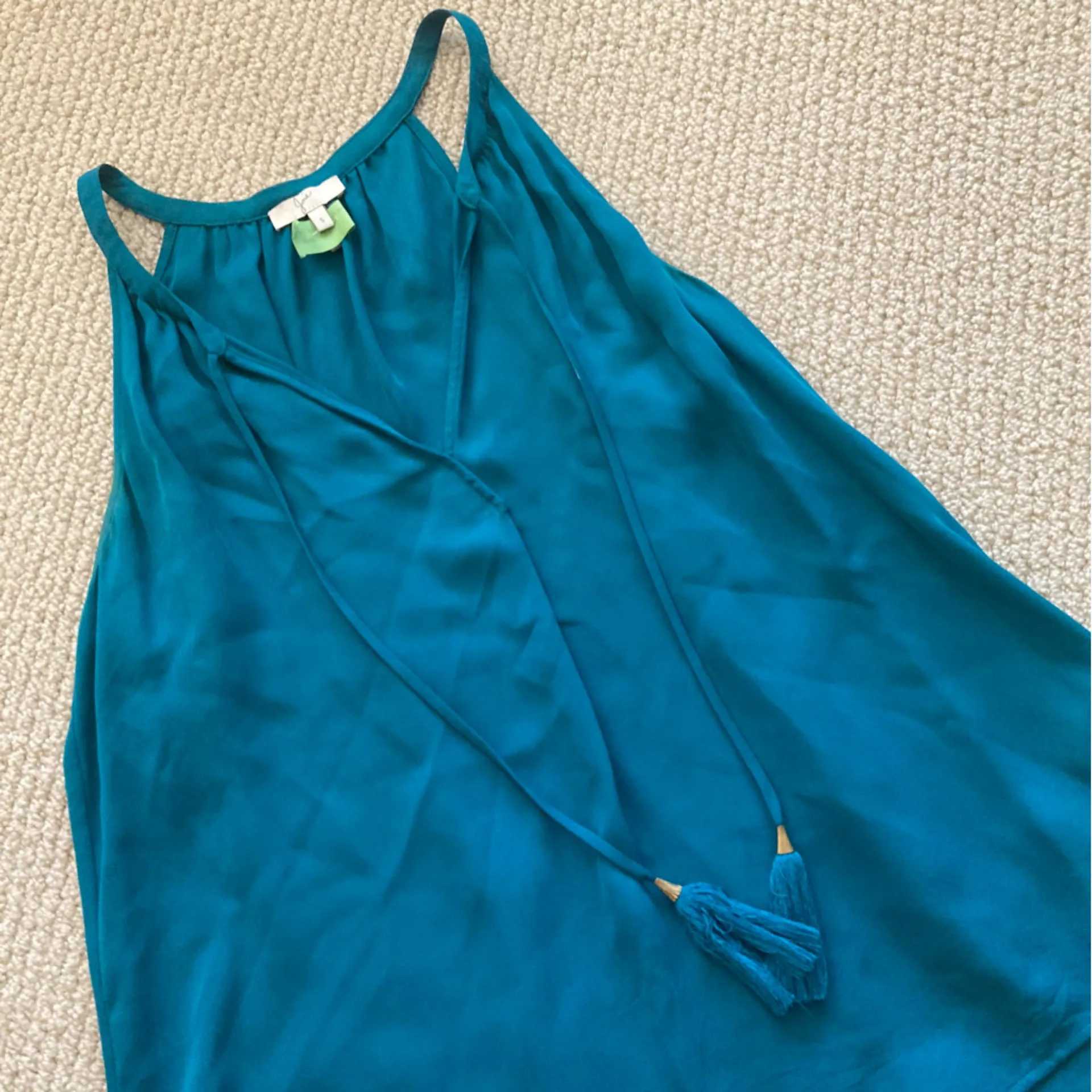 Joie 100% Silk Teal Tassel Flowy Tank Top Blouse Size Small V-Neck Like New - Image 3