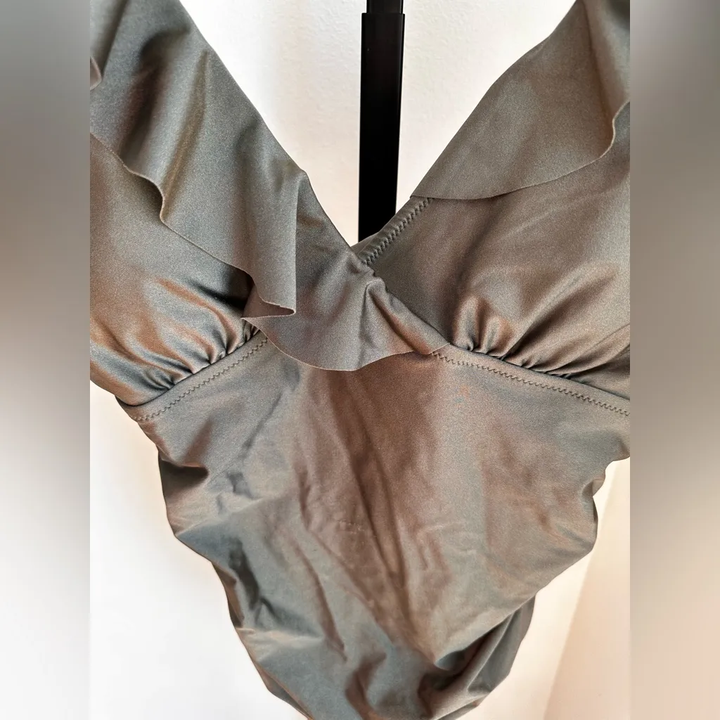 Cupshe  dark green size large swimsuit - Image 2