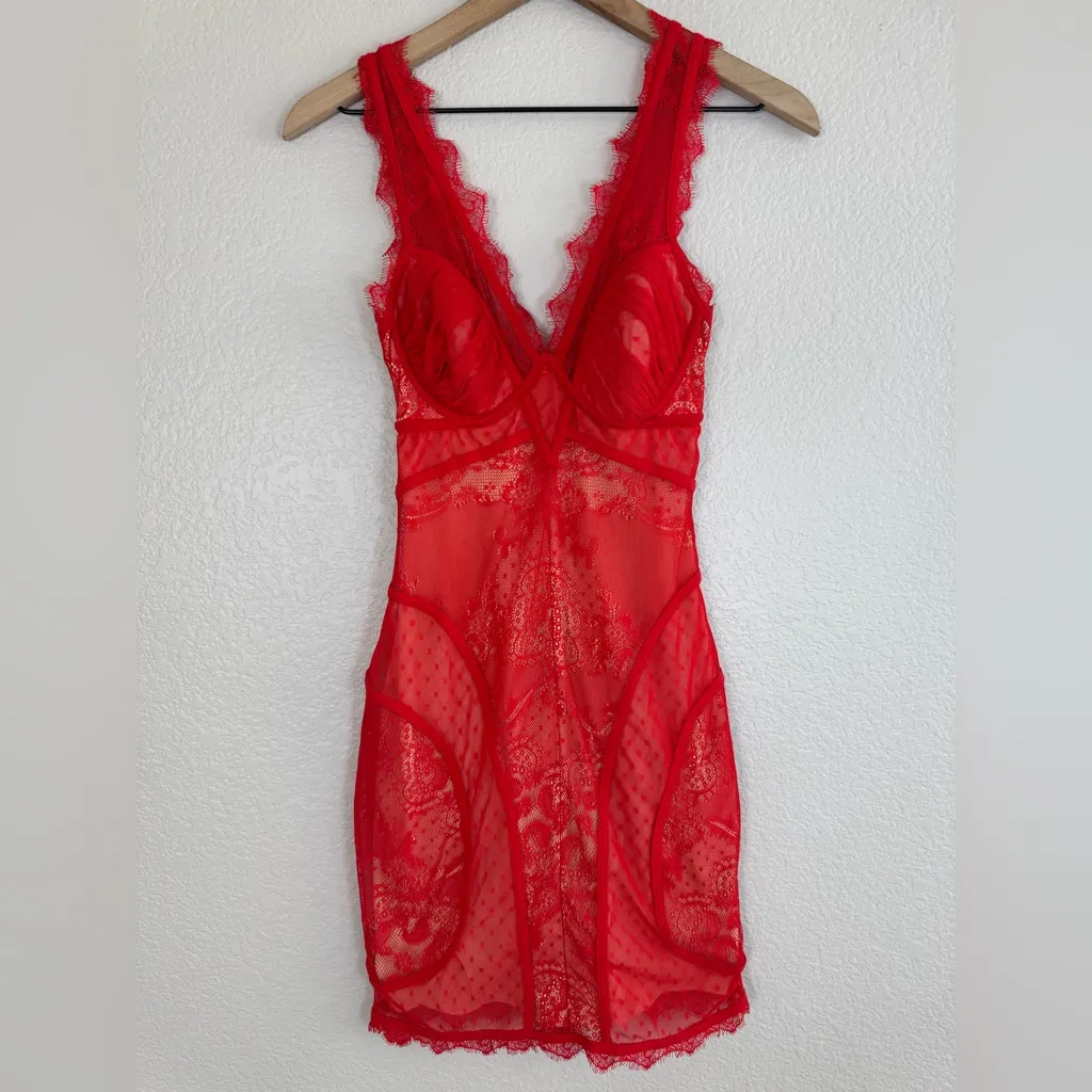 Bebe Y2K Red Nude Lace Overlay Plunging V Neck Bodycon Mini Dress size XS - Image 4