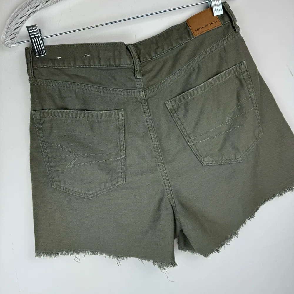 American Eagle Highest Rise Mom Shorts Sz 6 Olive Green Distressed High Cut - Image 9