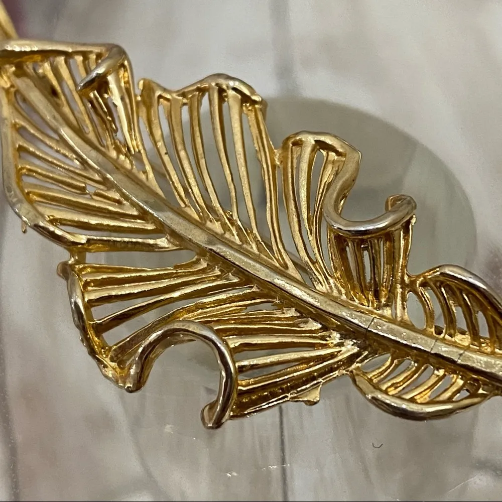 Unsigned Gold Leaf Brooch - Image 7
