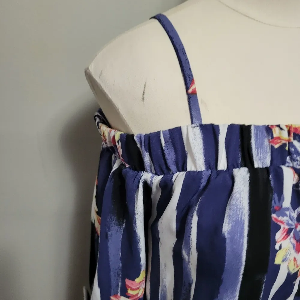 IZ Byer floral striped cold shoulder blouse size medium - Image 2