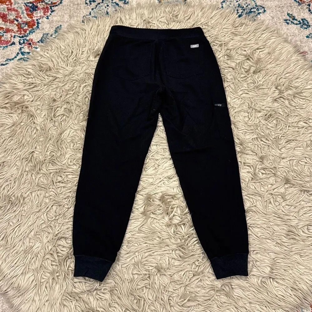 Figs black scrubs pants size XS petite - Image 4