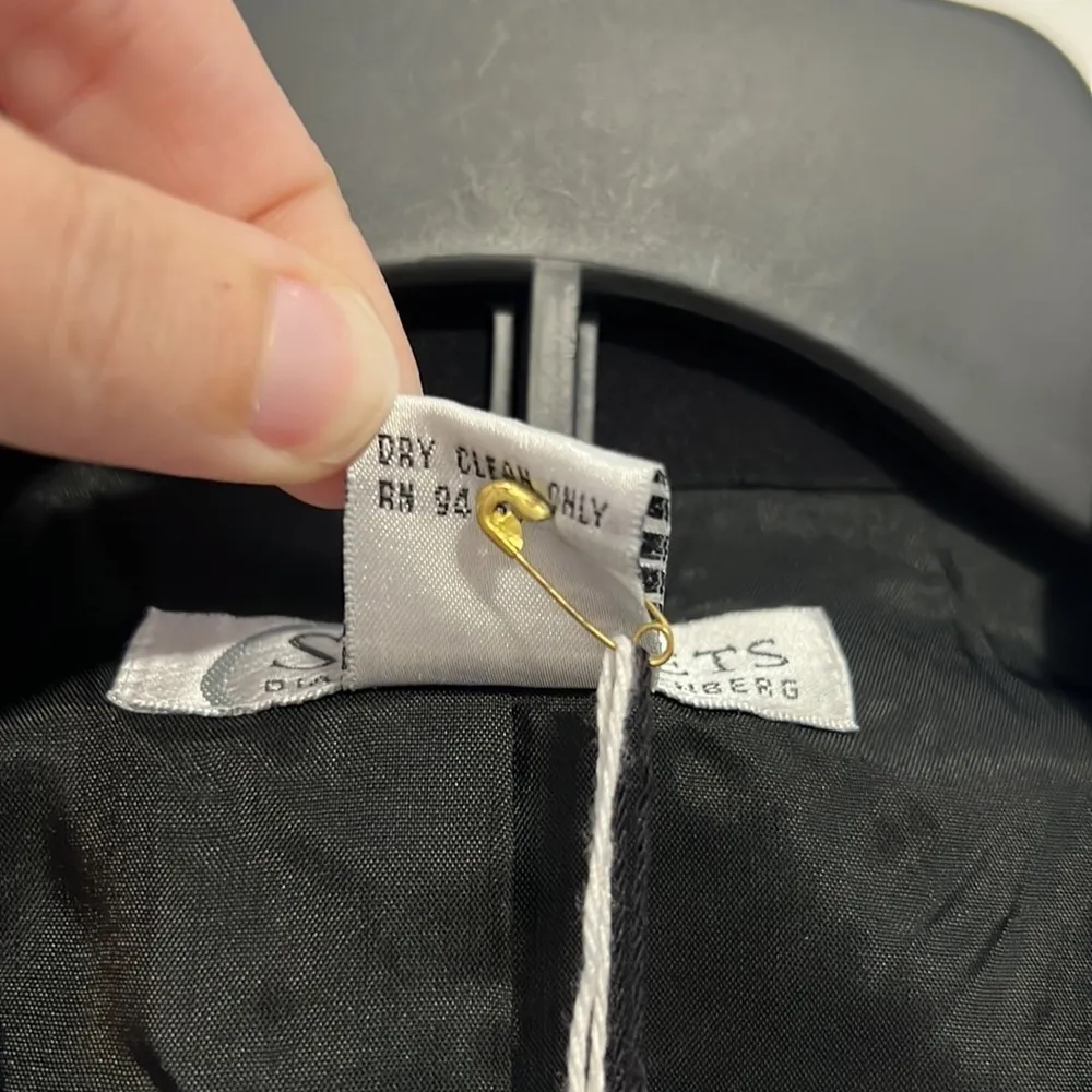 DIANE Bon Furstenberg Black Silk Blazer Size Medium NWT - Image 9