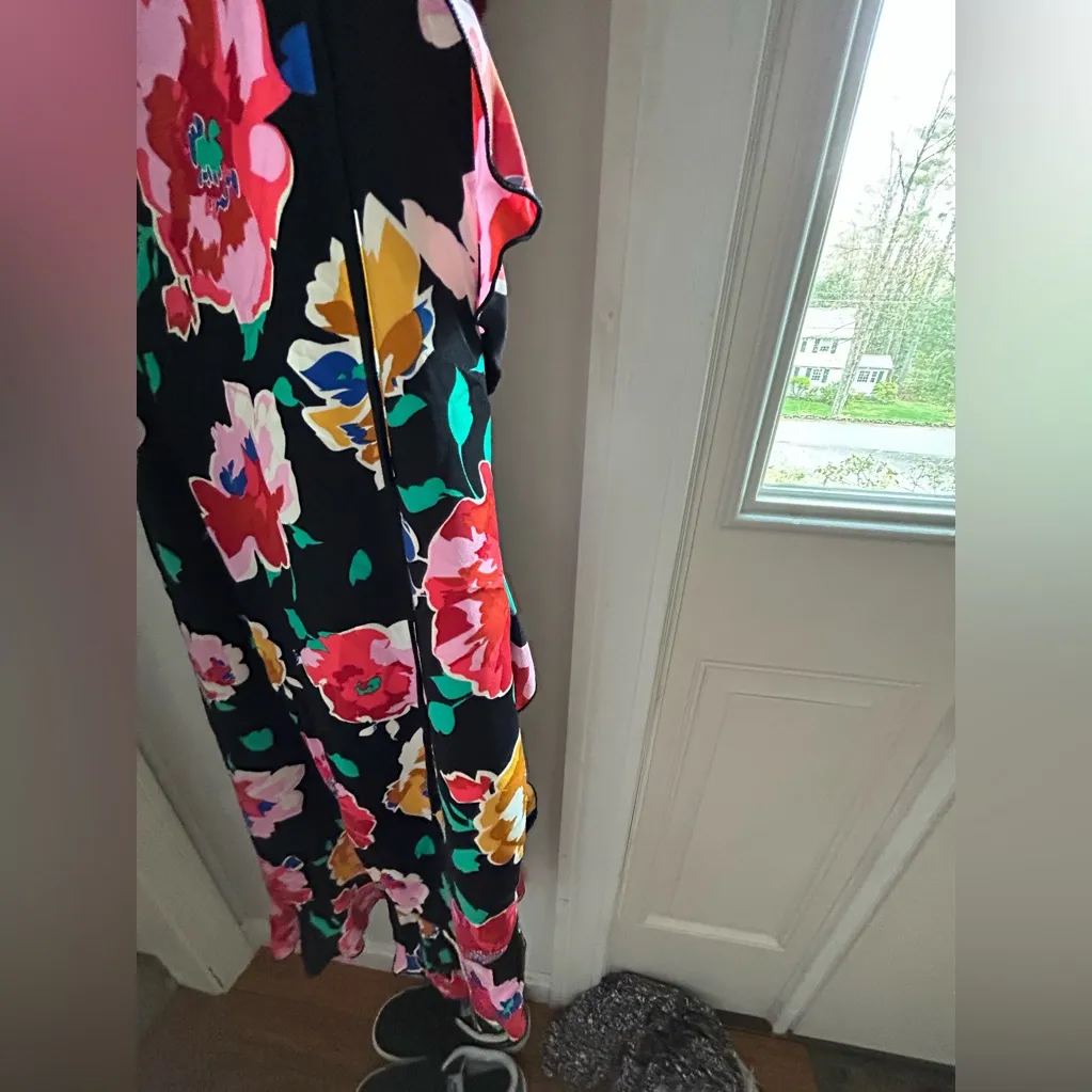 Who What Wear size small true wrap dress. Midi length. Ruffle on the bot… - Image 6