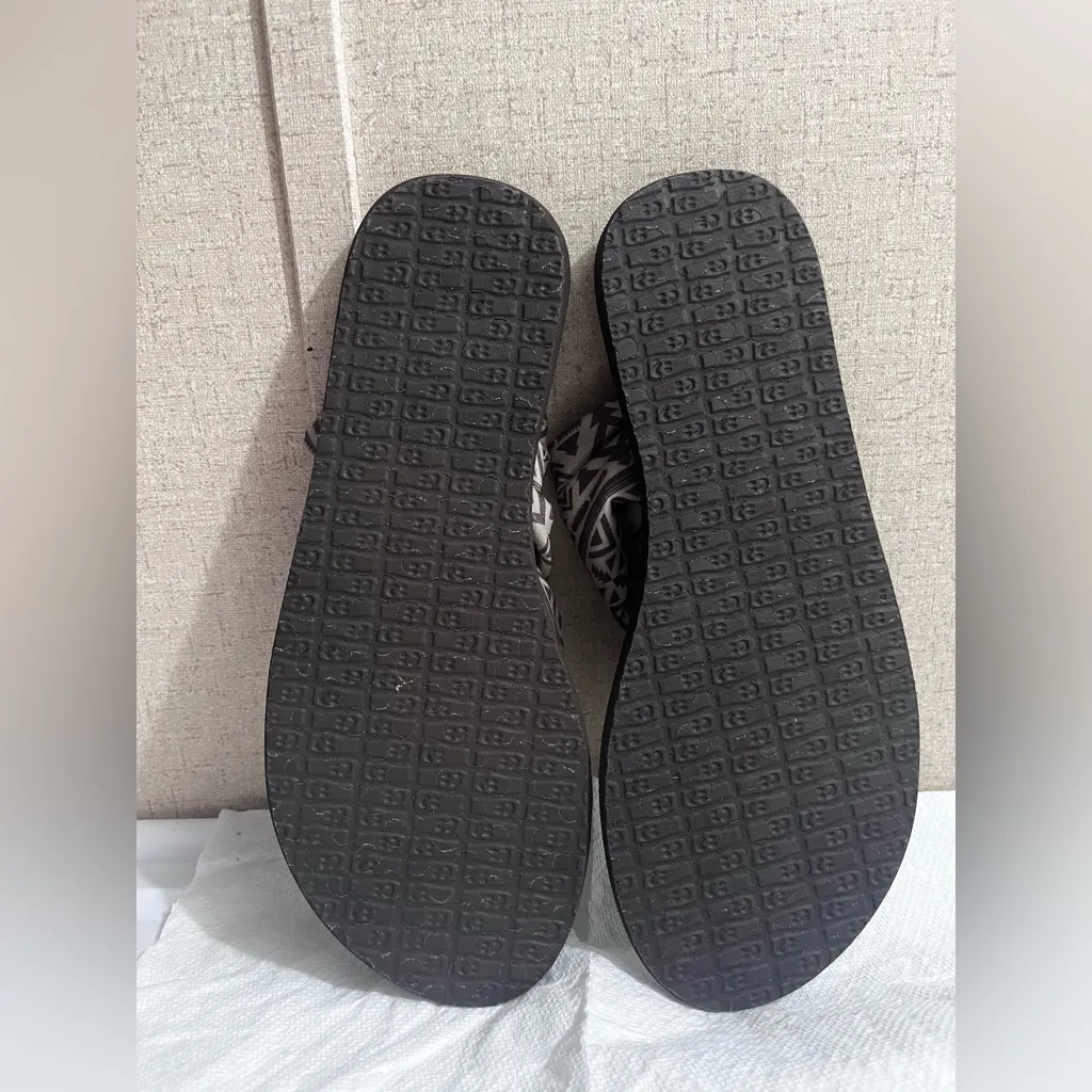 SANUK Tribal Sandal Brown Cream Size 6 - Image 5