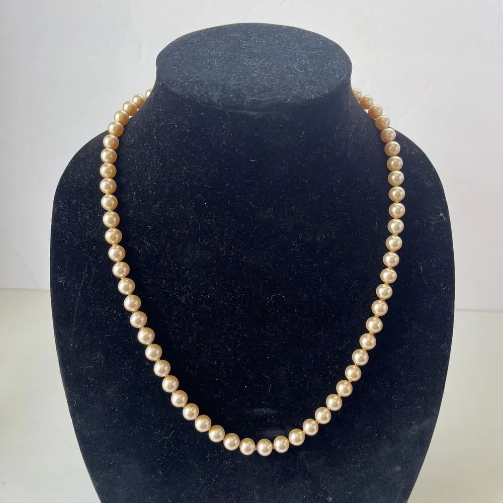 Vintage Crown Trifari Faux Pearl Necklace 22" Goldtone Hiddden Clasp Old Money - Image 11
