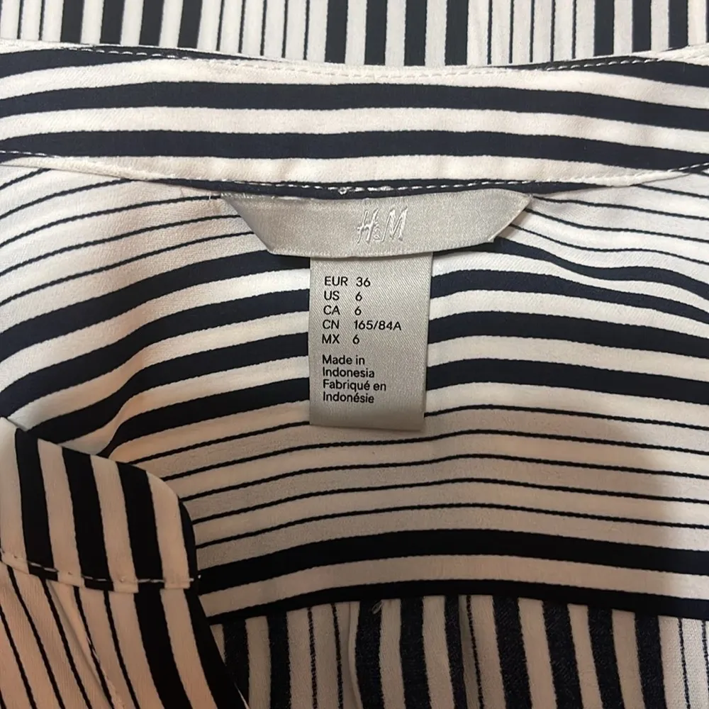 H&M White & Navy Blue Striped Button Up Shirt Dress Sleeveless W/ Pockets Size 6 - Image 5