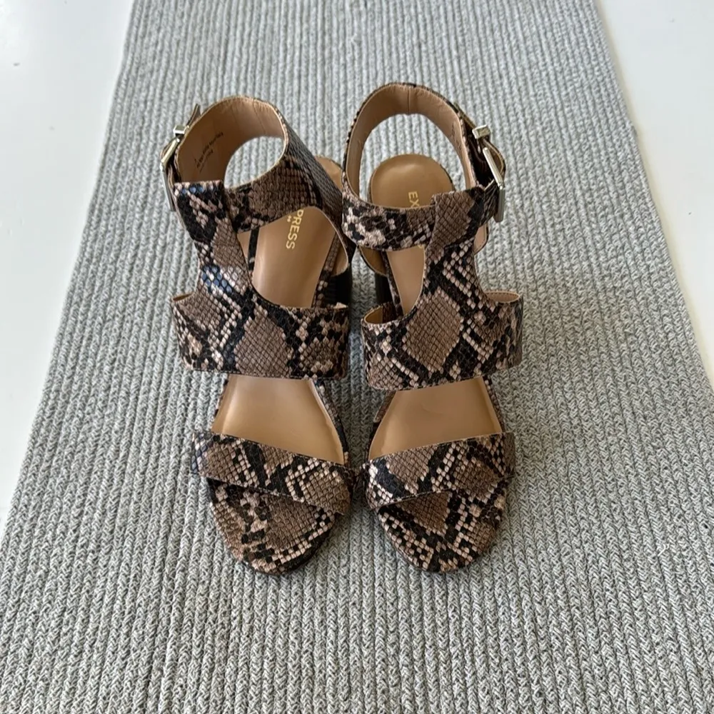 Express Brown White Snakeskin Chunky Block Heel Strappy Sandals Size 8 NWT - Image 14