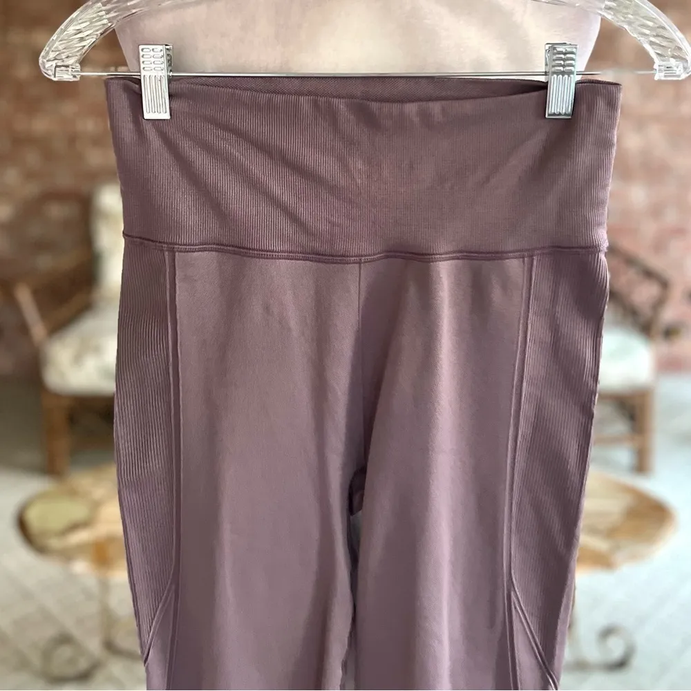 Avira Vibes Dusty Purple Mauve Leggings NWOT M Size M - Image 4
