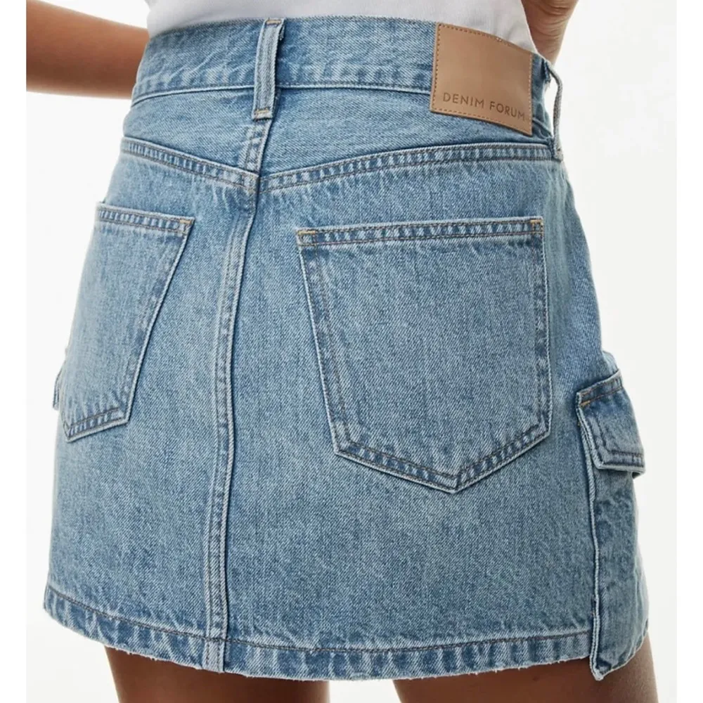 Aritizia '90s Cargo Mini Denim Skirt - Image 2