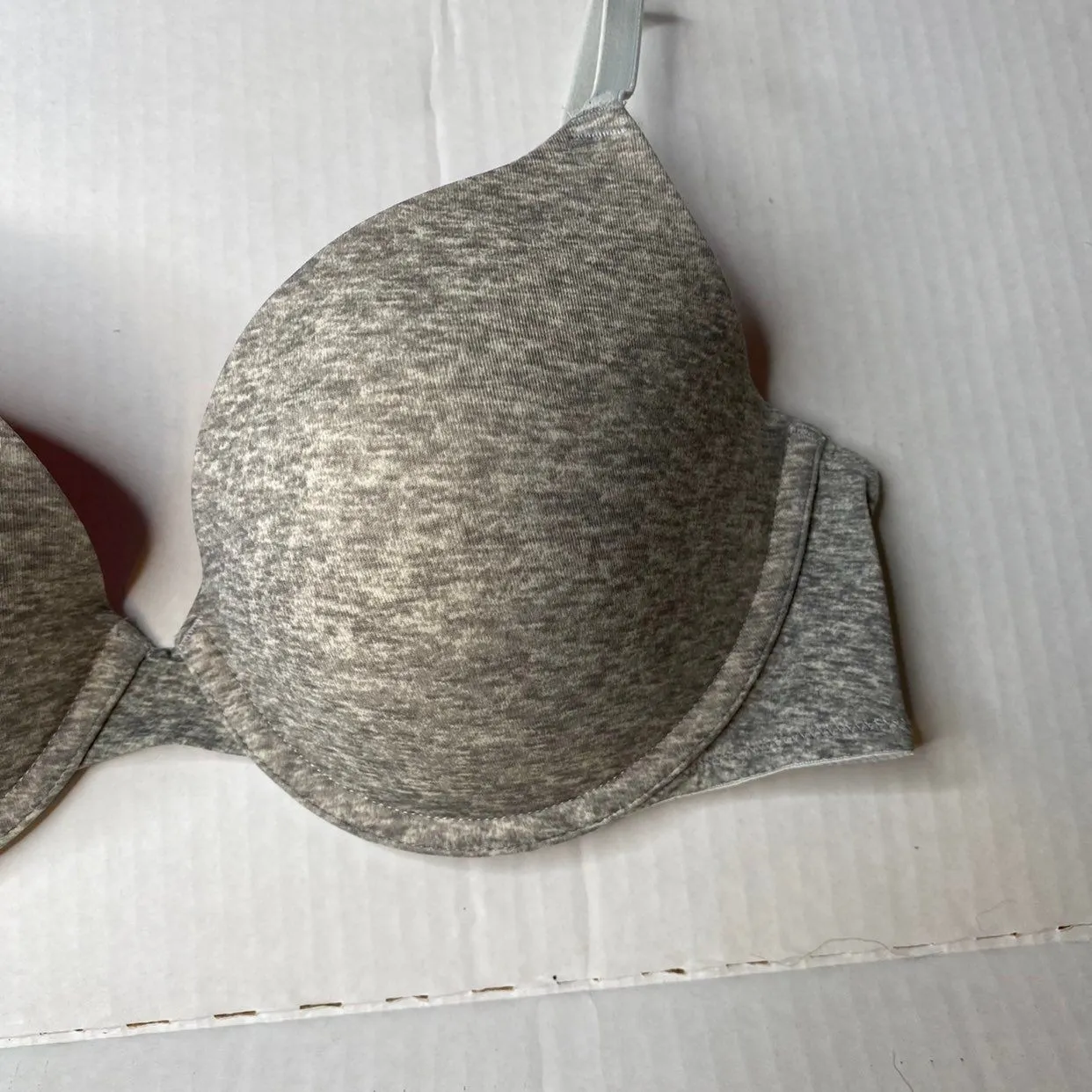 Pink Victoria’s Secret grey t-shirt lined bra 36B - Image 3
