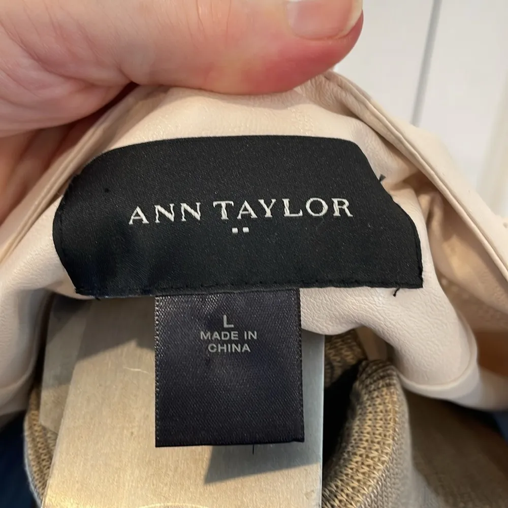 Ann Taylor ivory full zip elastic waist vegan leather jacket - Image 8