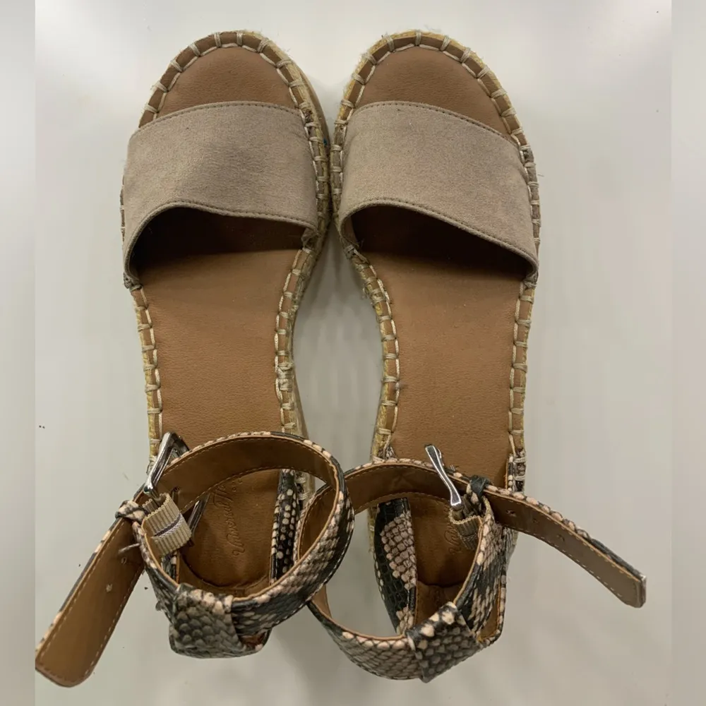 Universal Threads  Sandals - Image 2