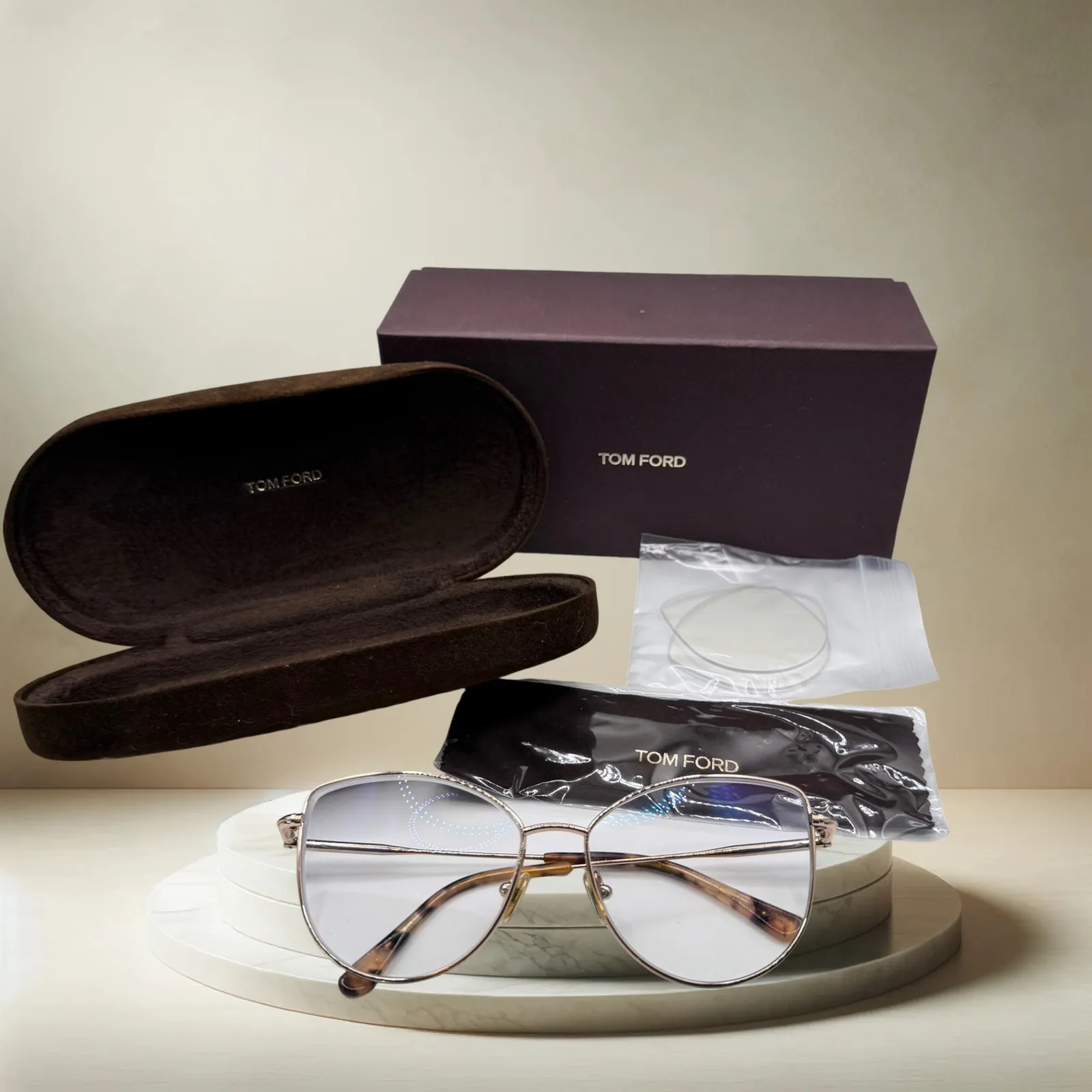 ✨ Tom Ford FT5667-B Cat-Eye Eyeglasses – Rose Gold Luxury ✨ - Image 2