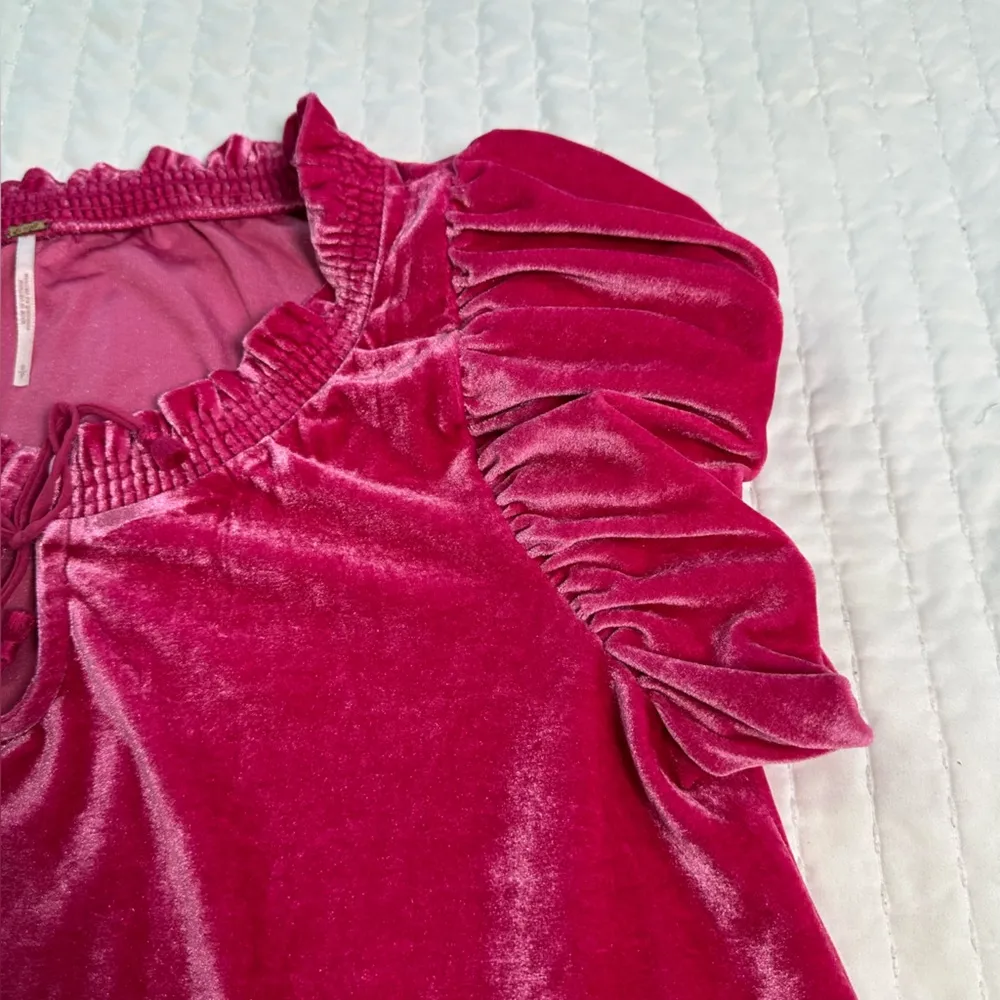 Free People Fuchsia Crop Top Terese Velvet Shorts Puff Sleeve Keyhole Tie Neck - Image 13