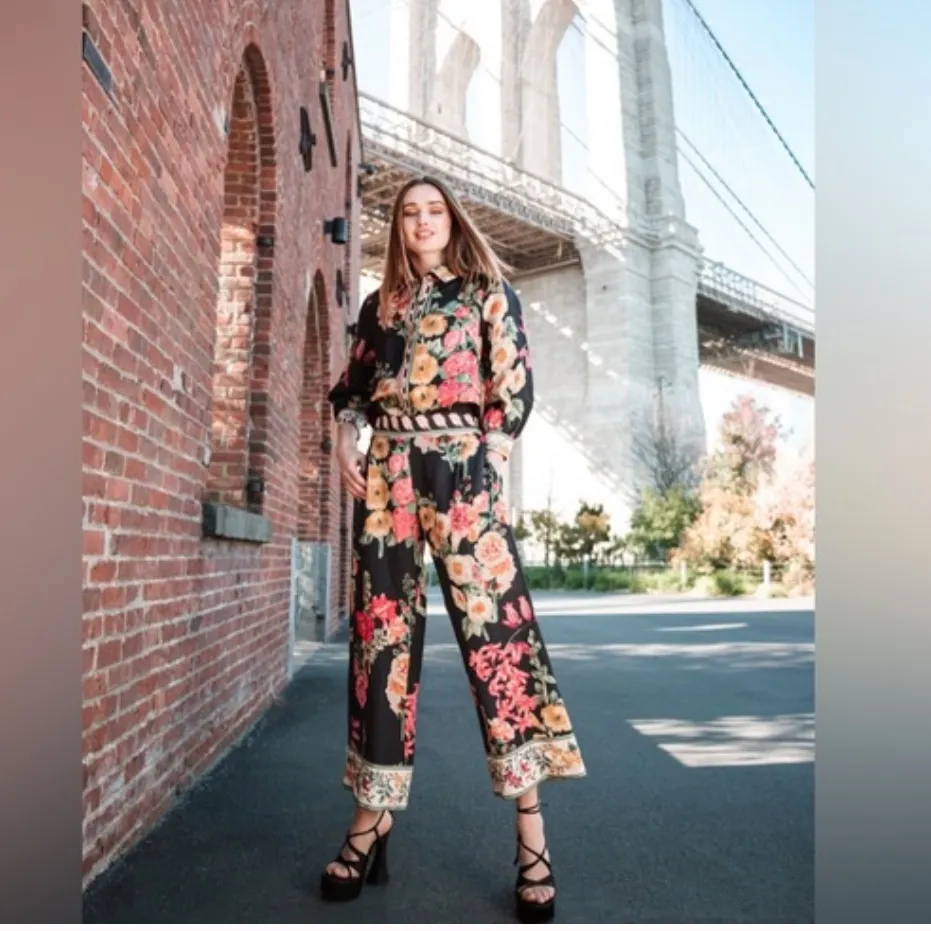 Ranna Gill‎ floral wide leg cropped line floral pant medium Black - Image 3