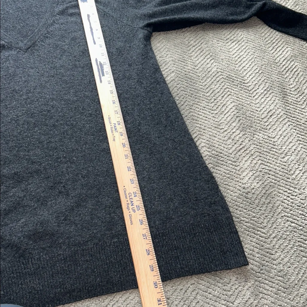 Equipment Charcoal V-Neck Sweater Ribbed Cuff Long Length Spft Sweater Sz L - Image 8