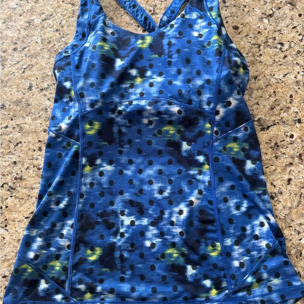 Lululemon Women's Size 8 Sapphire Blue Cool Racerback Athleisure Yoga Tank Top - Image 3