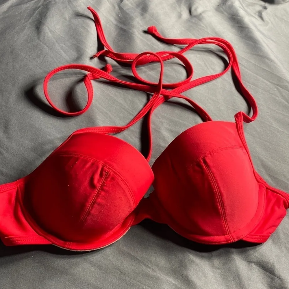 Old navy swimsuit top🏖​​​ - Image 2