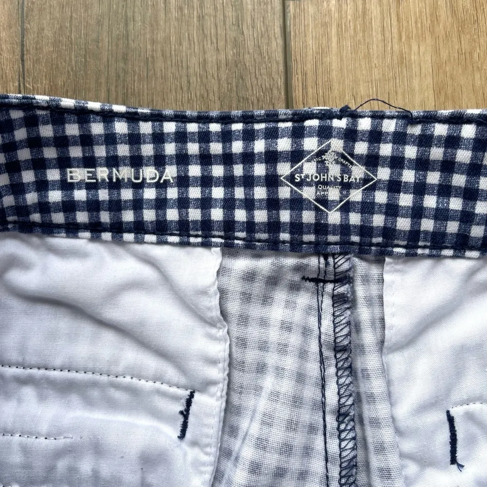 st. john's bay Blue Gingham Bermuda Shorts | M-L | EUC - Image 4