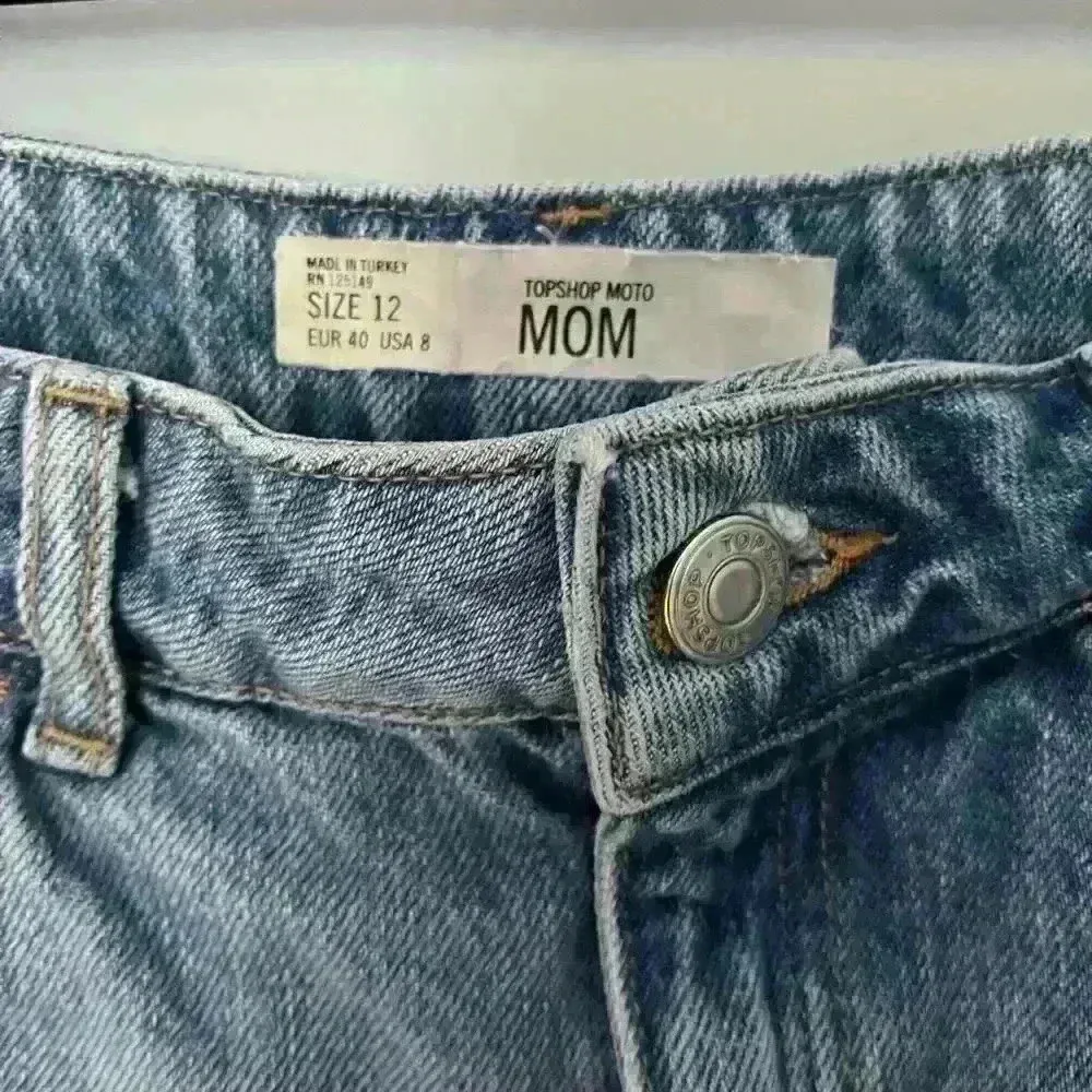 Topshop Moto Mom High-rise Destroyed Demin Shorts Size 8 - Image 2