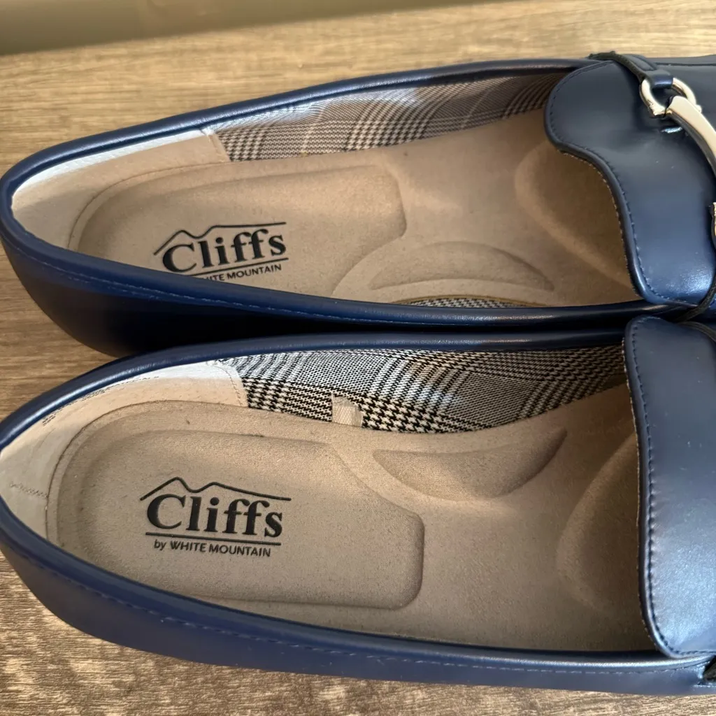 Cliffs by White Mountain Slip on Loafers Shoes Faux Leather Women’s Size 9W Navy Blue - Image 6