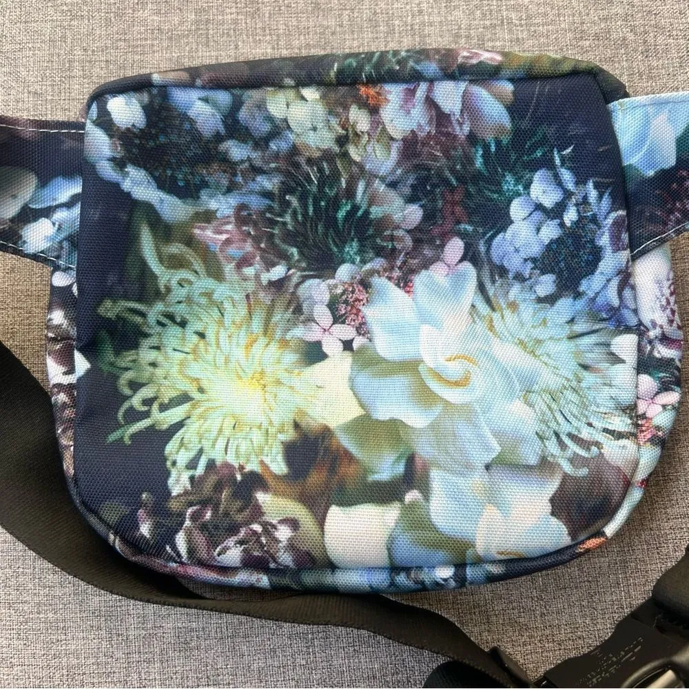 Herschel Supply Co - Fifteen Hip Pack, Winter Floral Hoffman Collection - Image 12