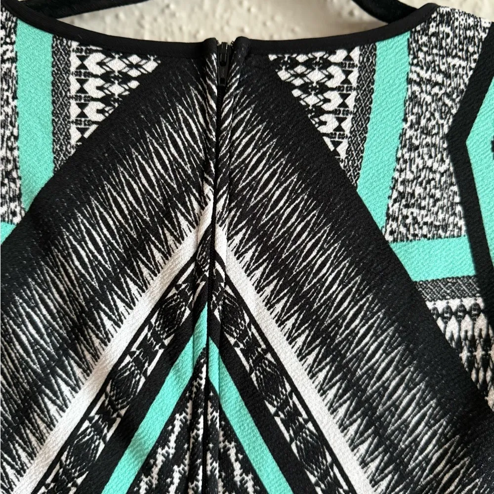 Bisou Bisou Black and Green Geometric Long Sleeve Dress Size 8 - Image 7