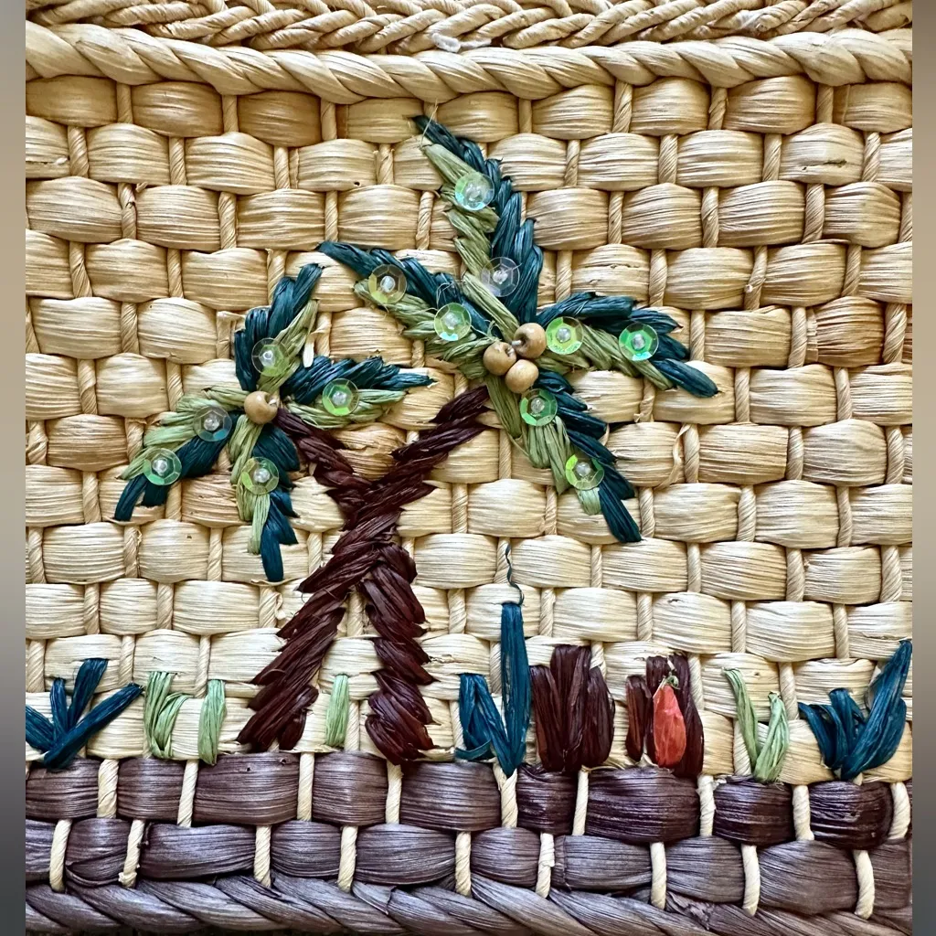 Cream tan straw handle bag with a palm tree design, bamboo handles, zip closure - Image 2
