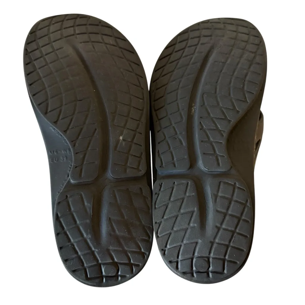 OOFOS Original Recovery Foam Open Toe Sandals Thong Black Men's 6 WMNS 8 Unisex - Image 3