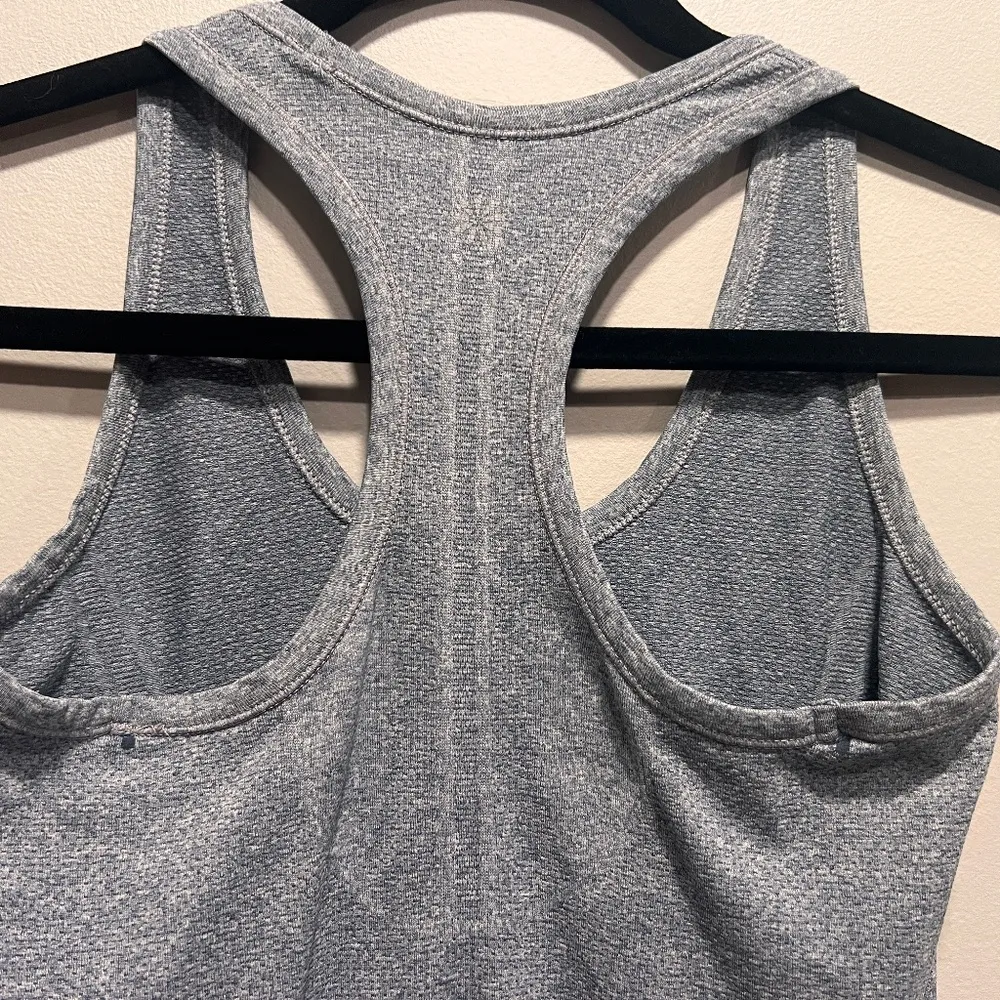 Athleta Women's Gray Fast Track Tank Top size XS - Image 4