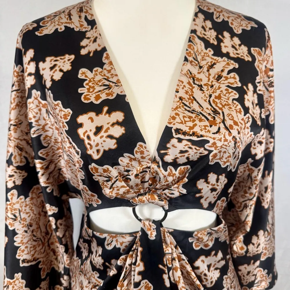 Gianni Bini Raquel kimono deep vneck ring cutout satin dress size 2 - Image 3