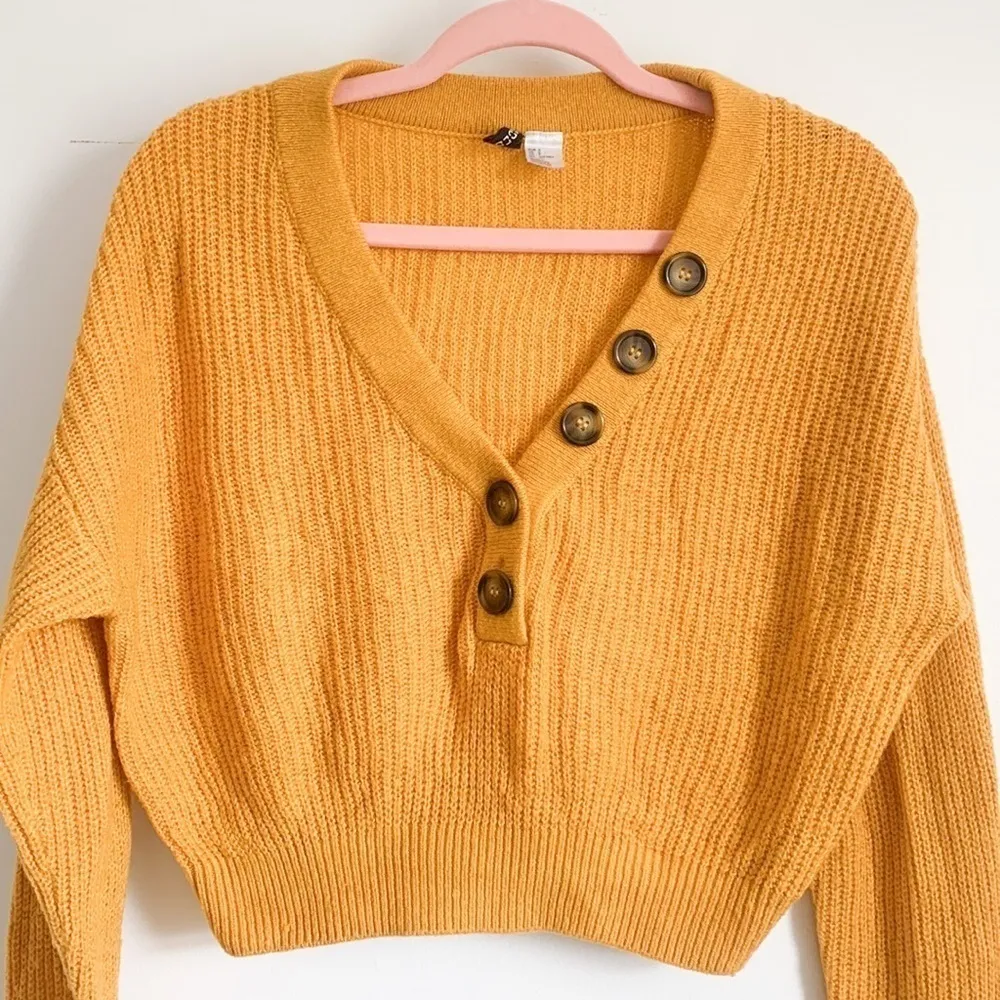 H&M DIVIDED Marigold Yellow Cropped Pullover V Neck Sweater small - Image 2
