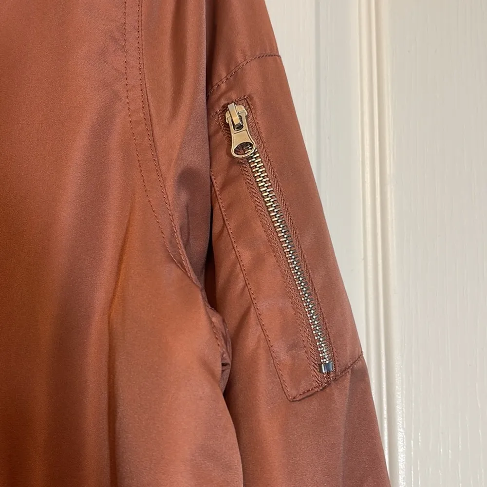 Forever 21 Plus Satin Bomber Jacket (Rose Gold/Burnt Orange Color) Size 2XL GUC - Image 3