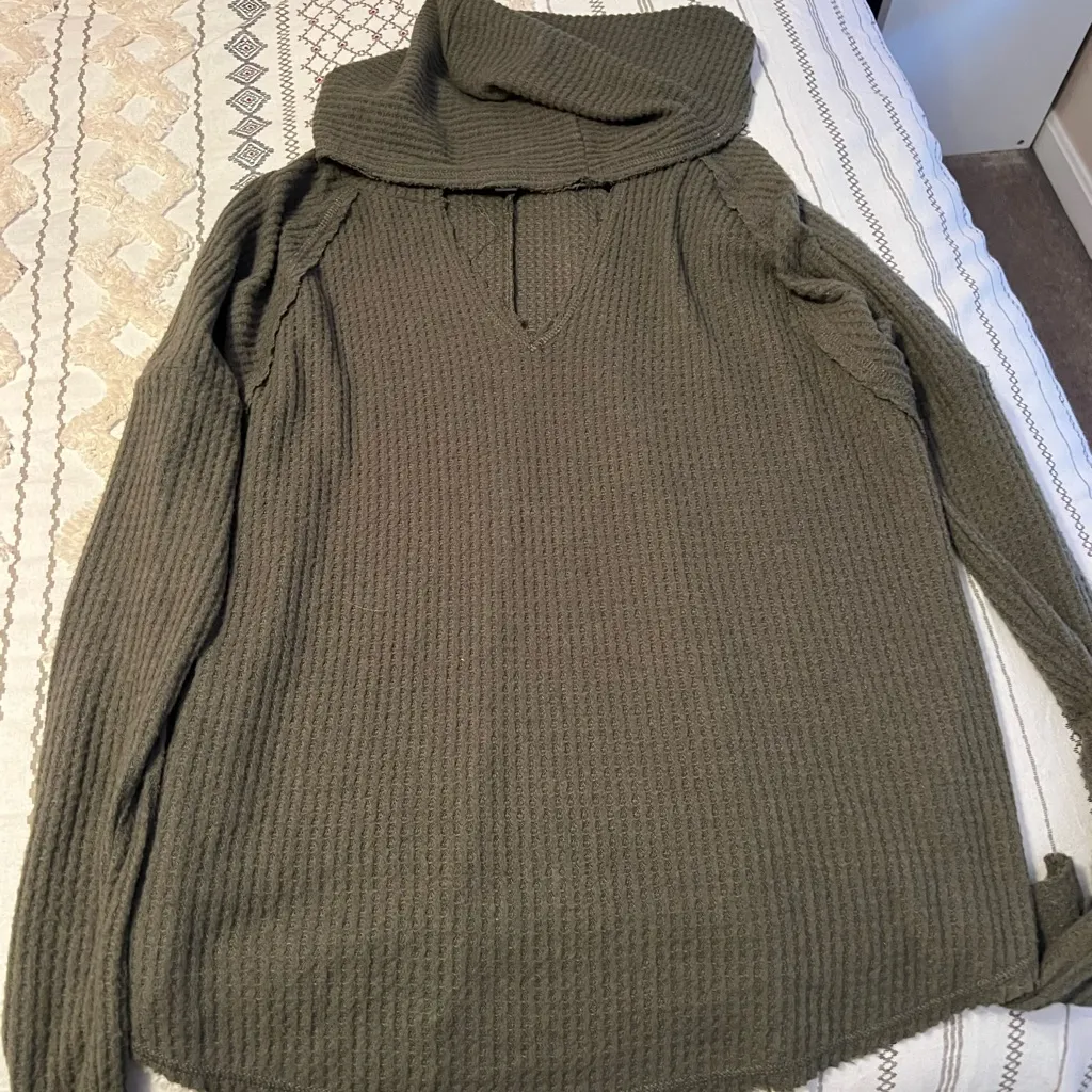 Sweater Bundle! Size M - Image 3