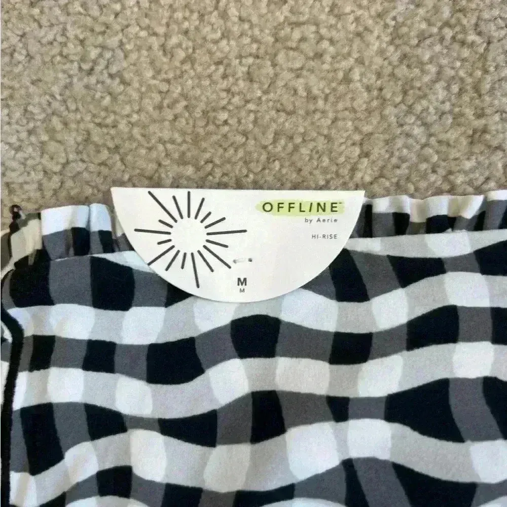 New with tags OFFLINE BY AERIE REAL ME XTRA HIGH WAISTED CROSSOVER LEGGING - Image 9