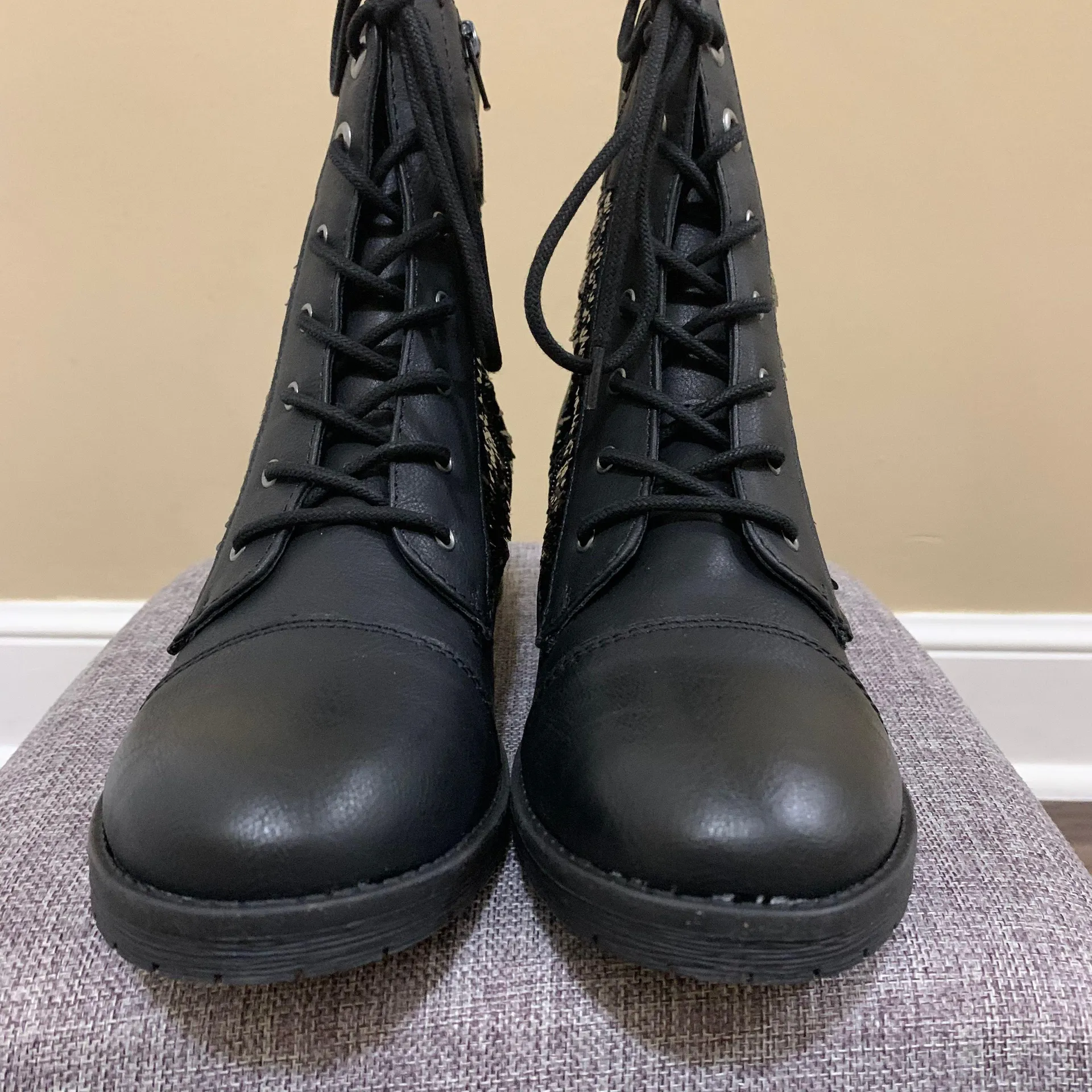 Sugar Black Sequin Klondike Combat Boots Size 10 - Image 9