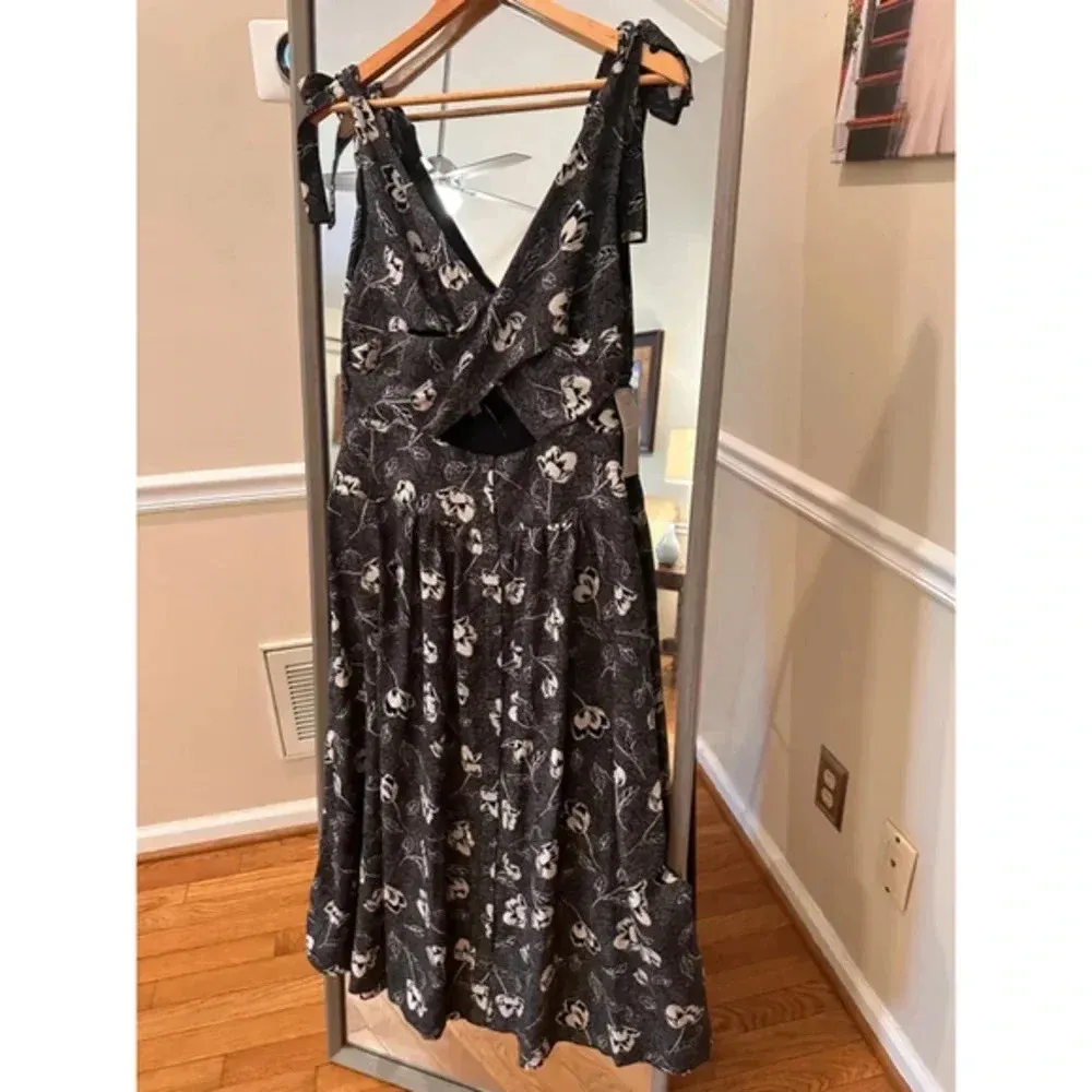 Women's Lizard Thicket Floral Dress Size L Black maxi Dress‎ - Image 5