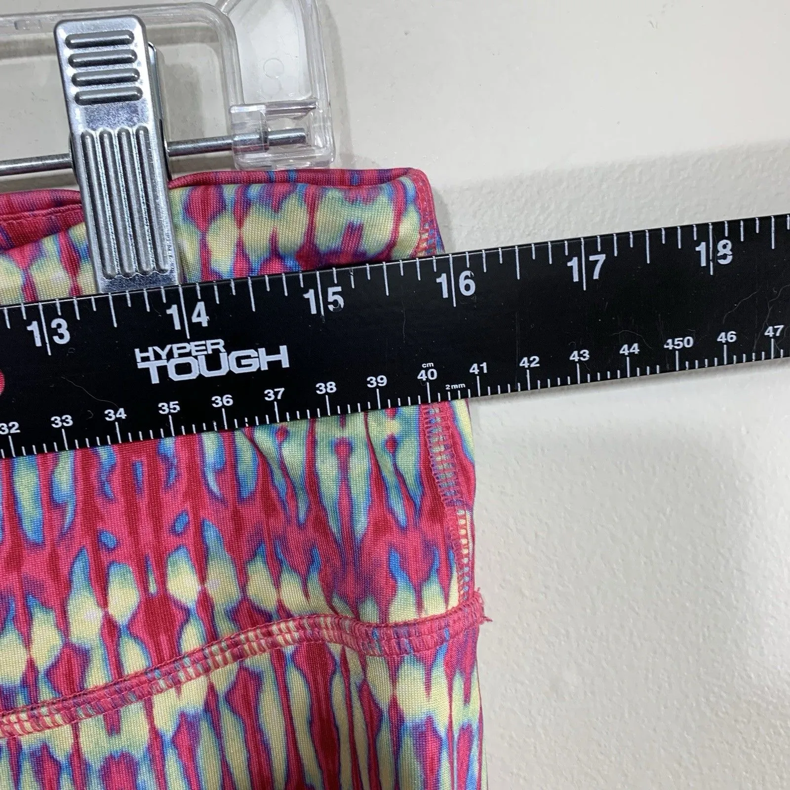 SOULMATES by One essence Women’s Capri Leggings Size L Red Multicolor Tie Dye St Size L - Image 2