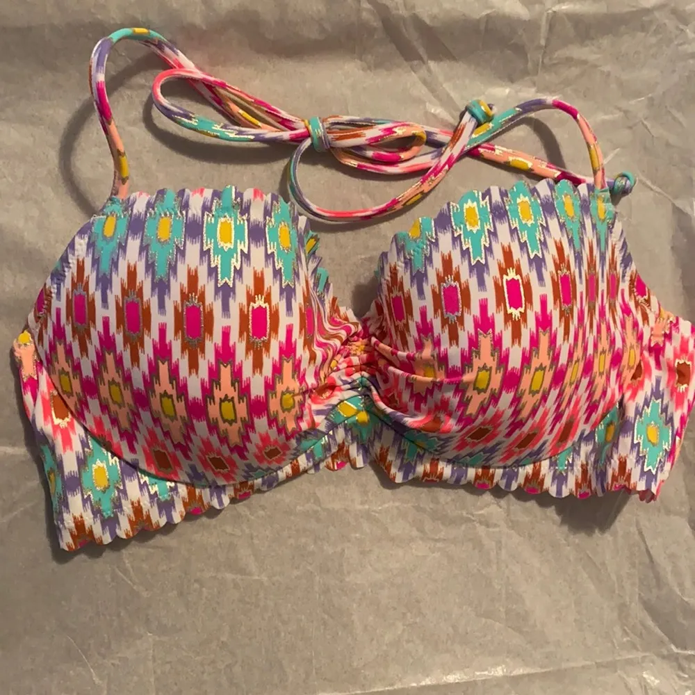 Victoria’s Secret Swim The Getaway Ikat foil halter bikini top, size 34C - Image 2
