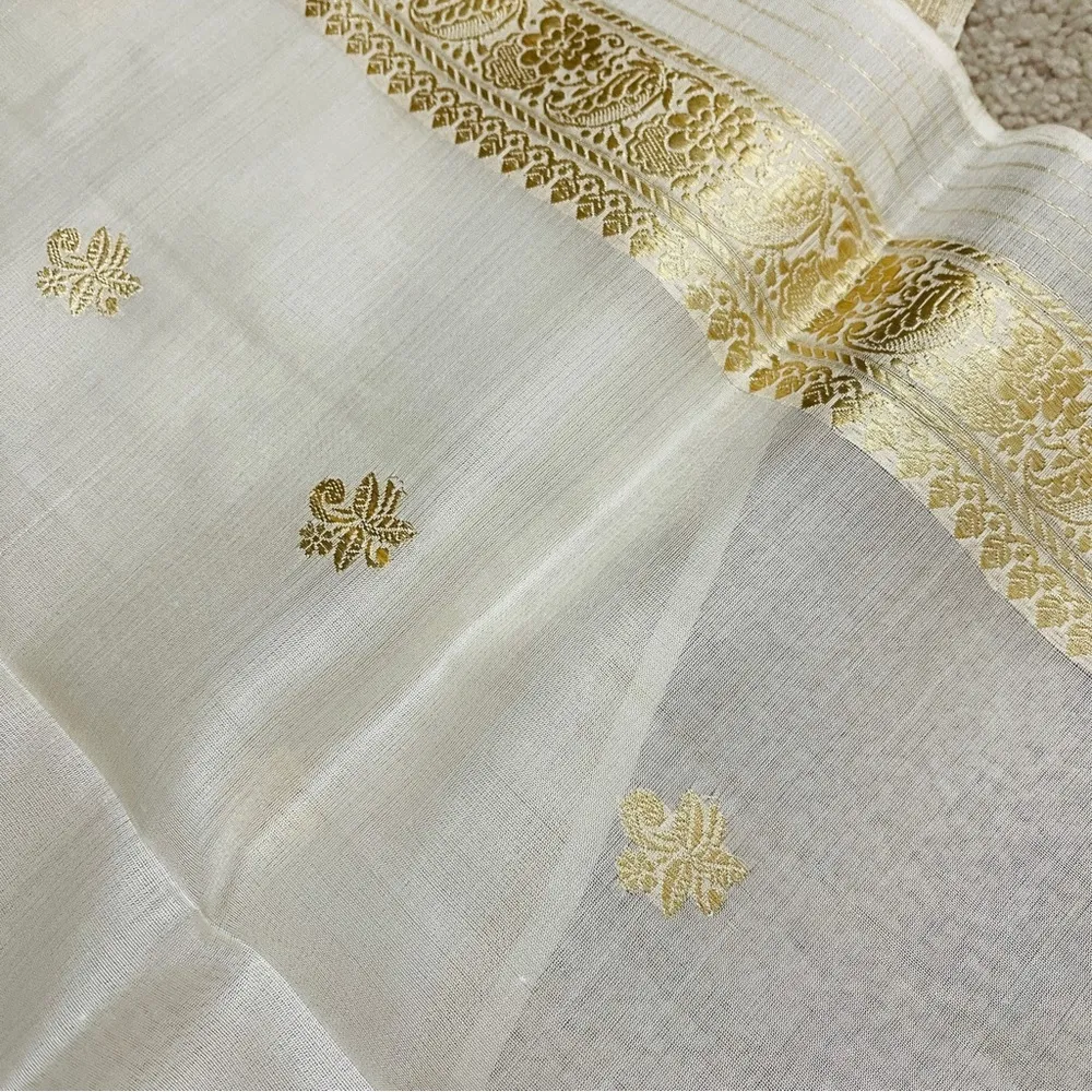 Vintage Luxurious India traditional handmade 100% Silk with gold thread Scarf - Image 3