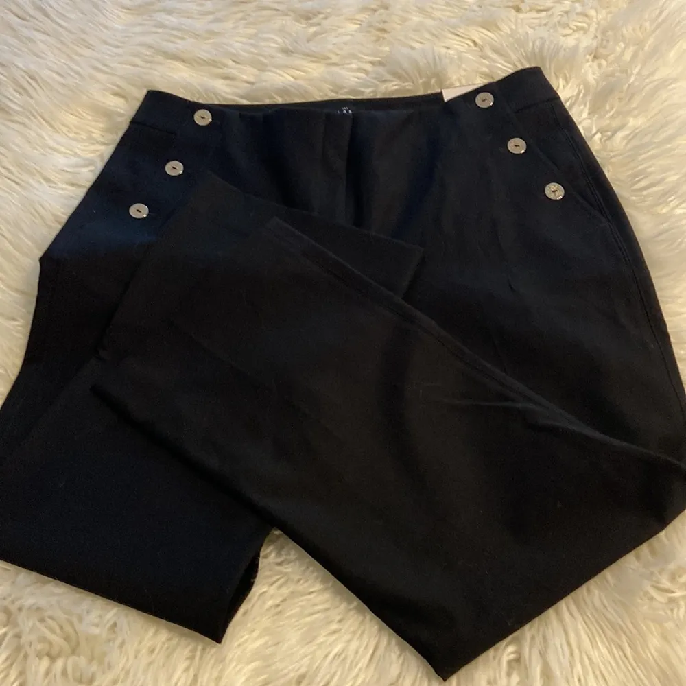 WHBM Black The Flare Crop Pants with Silver Button Accents brand new size 12 - Image 14