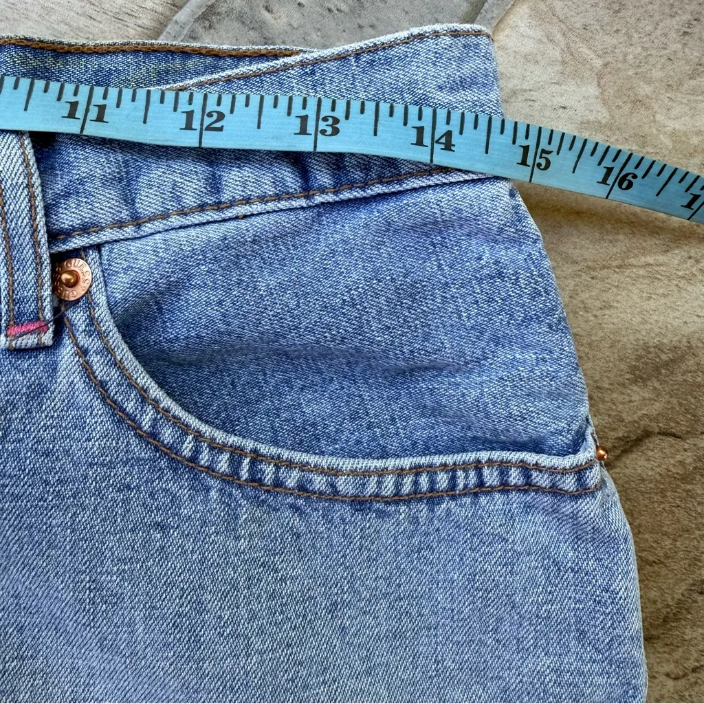 Vintage Women's Guess Jean Denim Shorts 5 Pocket Embroidered Sz 29 - Image 7