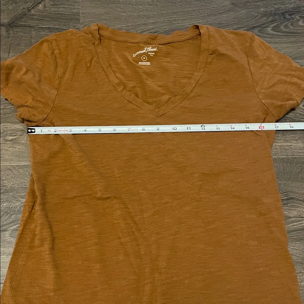 Universal Thread Rust Brown Short Sleeve V-Neck Tee, Size Medium 100% Cotton - Image 3