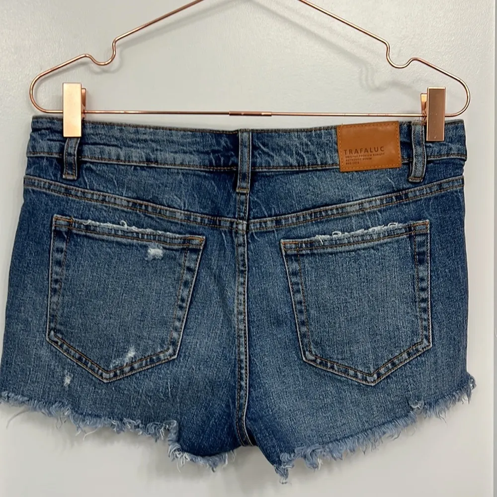 TRF RED DENIM STRIPED JEAN SHORTS size 4 - Image 7