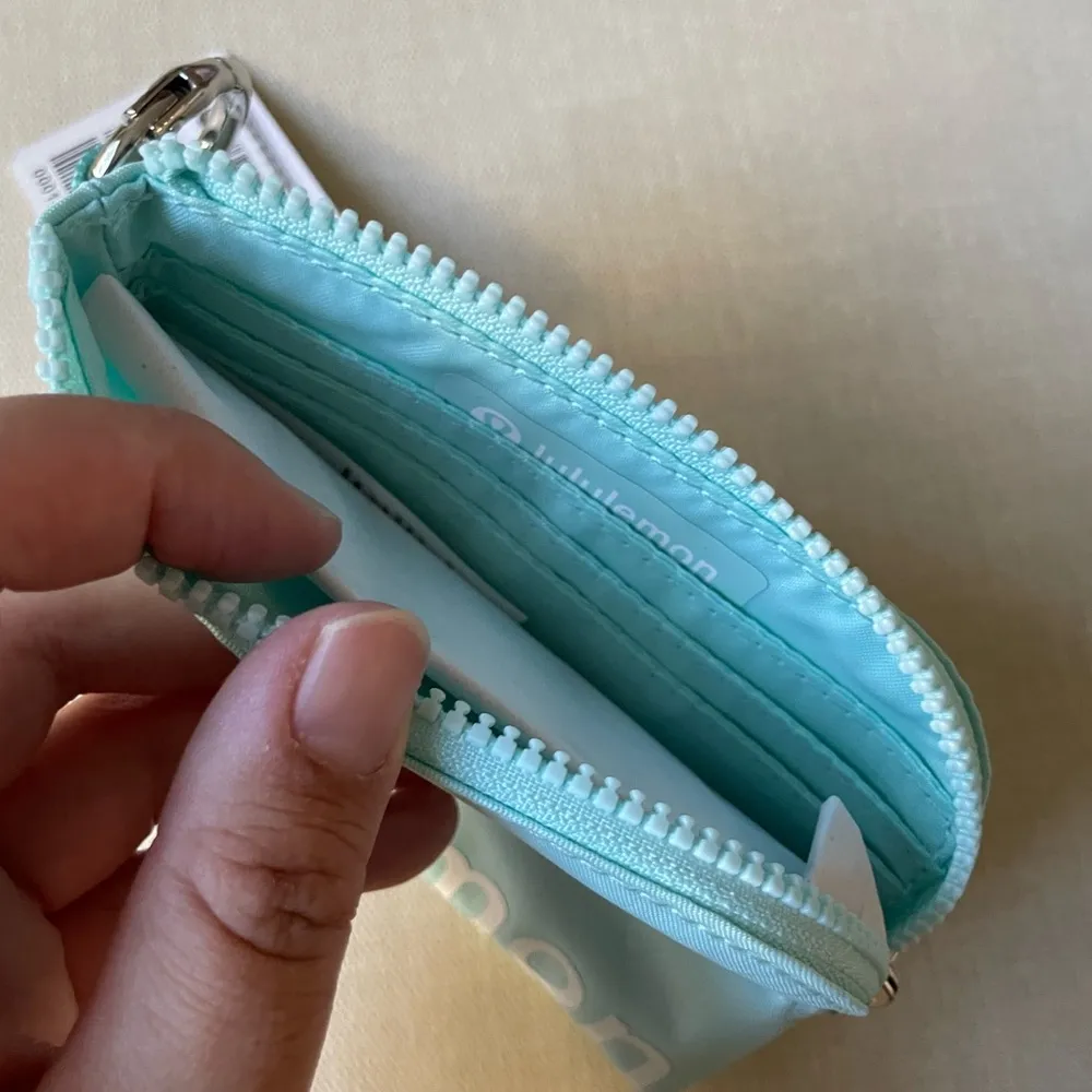 Clippable Card Pouch - Ideal Mint/White - Image 8