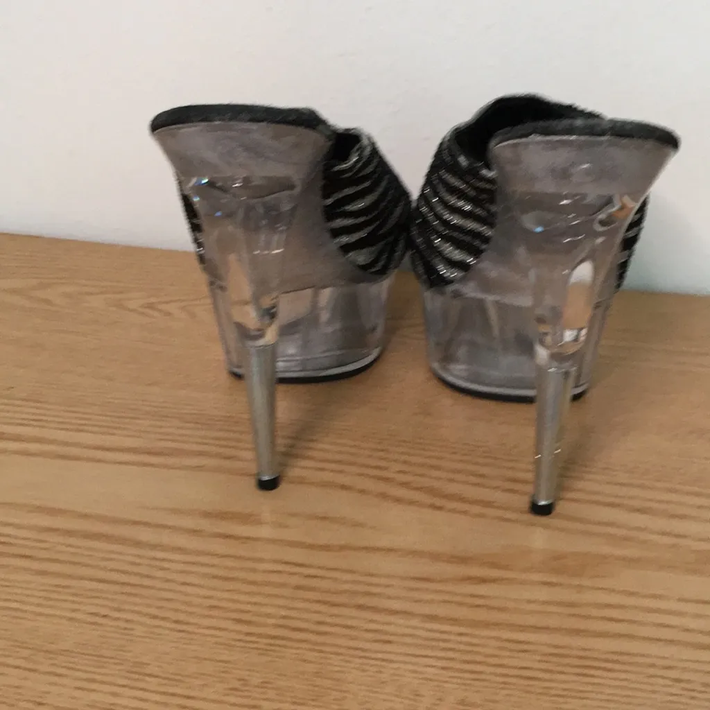 Womens Sexy Tabu 6.5” Platform High Heels Glittery Silver Black Zebra Size 10 - Image 5