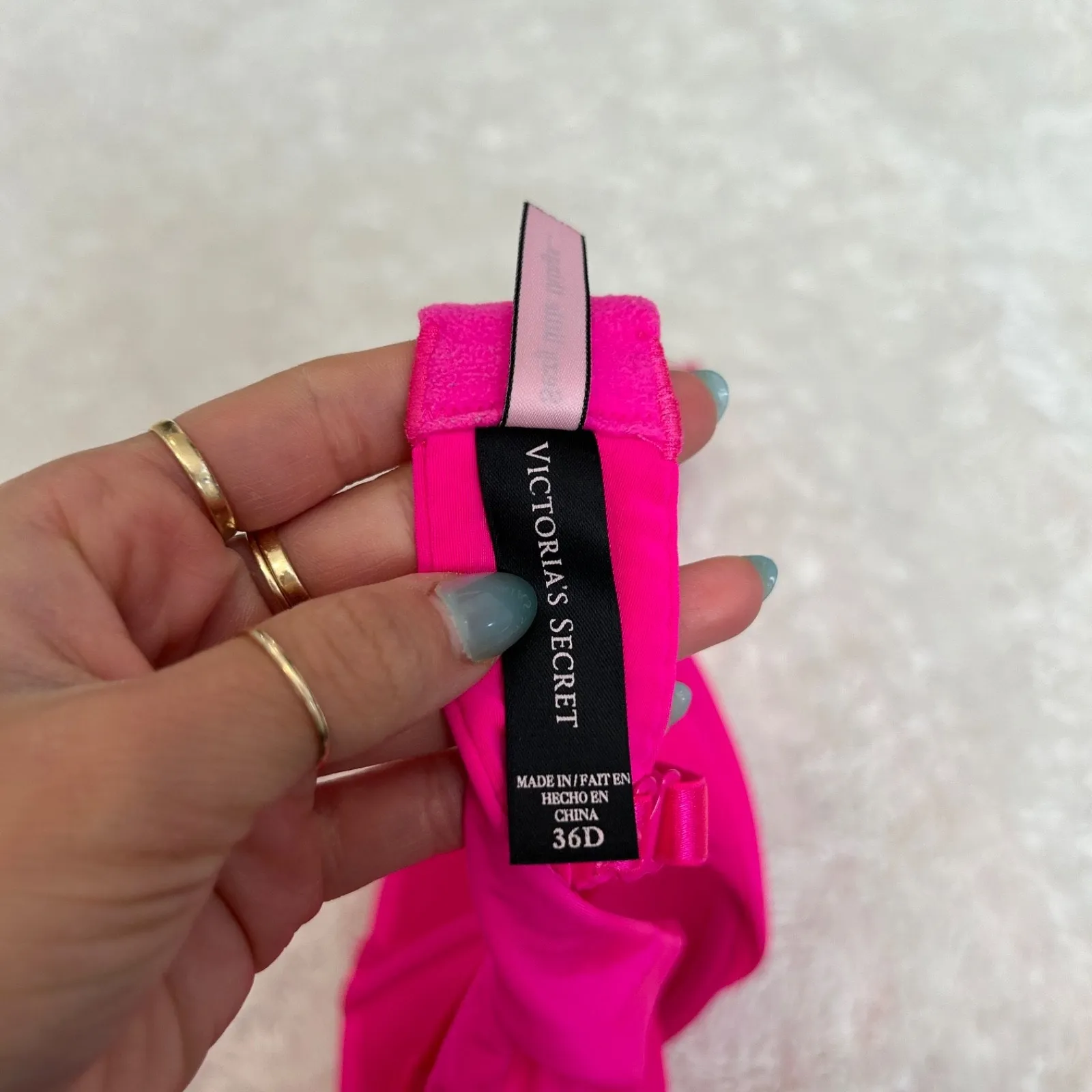 Victoria Secret Womens Push Up 5 Way Bra Hot Pink Size 36 D NWOT *Slight Stain* - Image 4