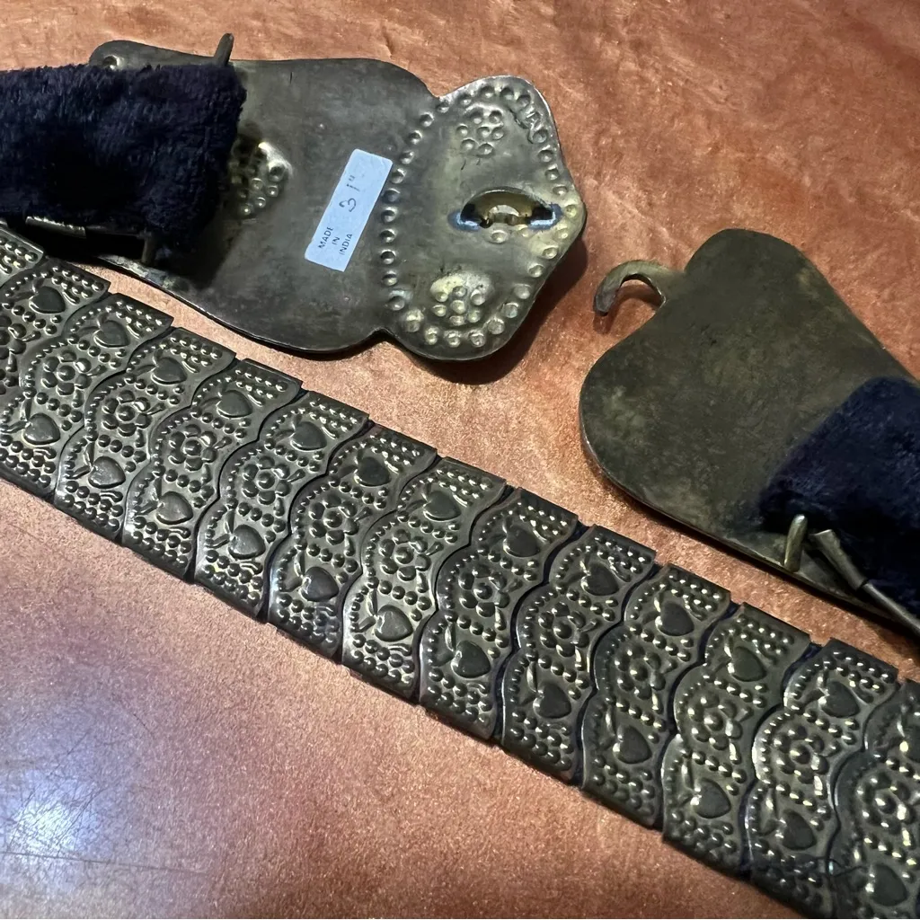 Vintage Artisan Indian Brass floral hearts metal etched lined Belt boho Gold - Image 6